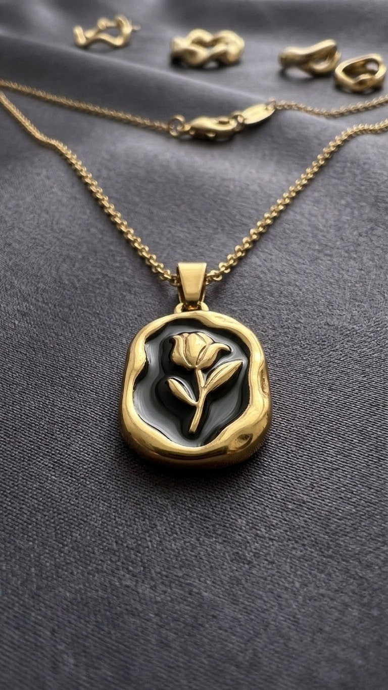 Floral Pendant Necklace