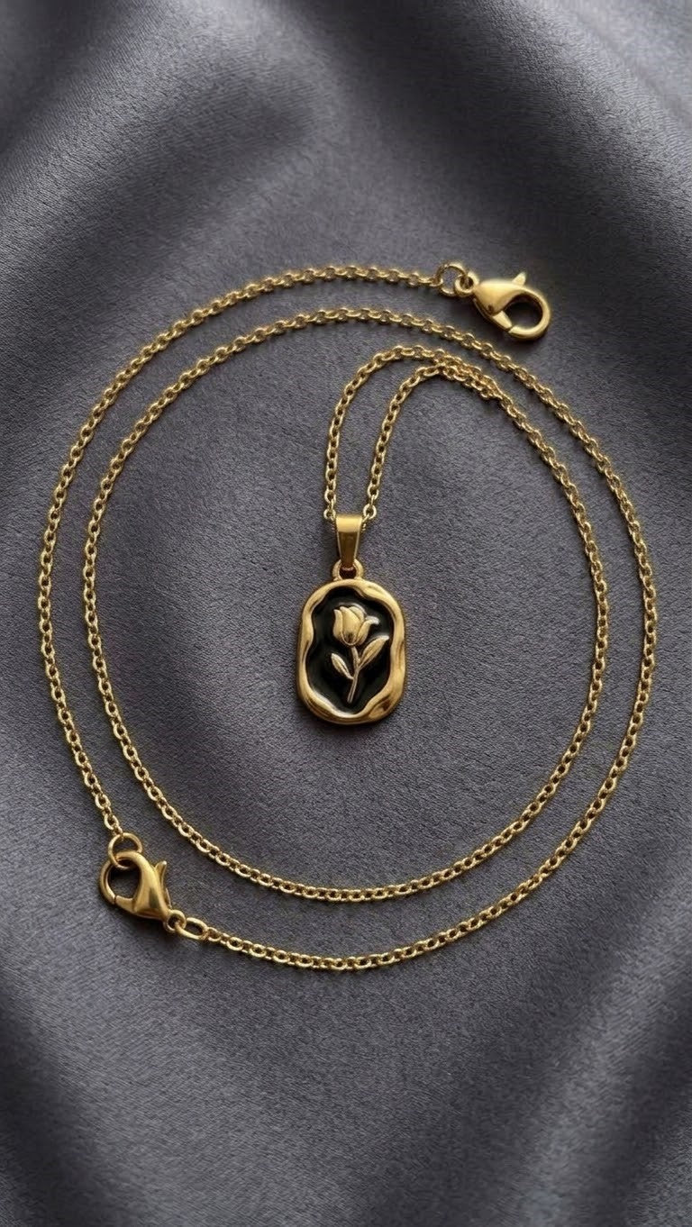 Floral Pendant Necklace